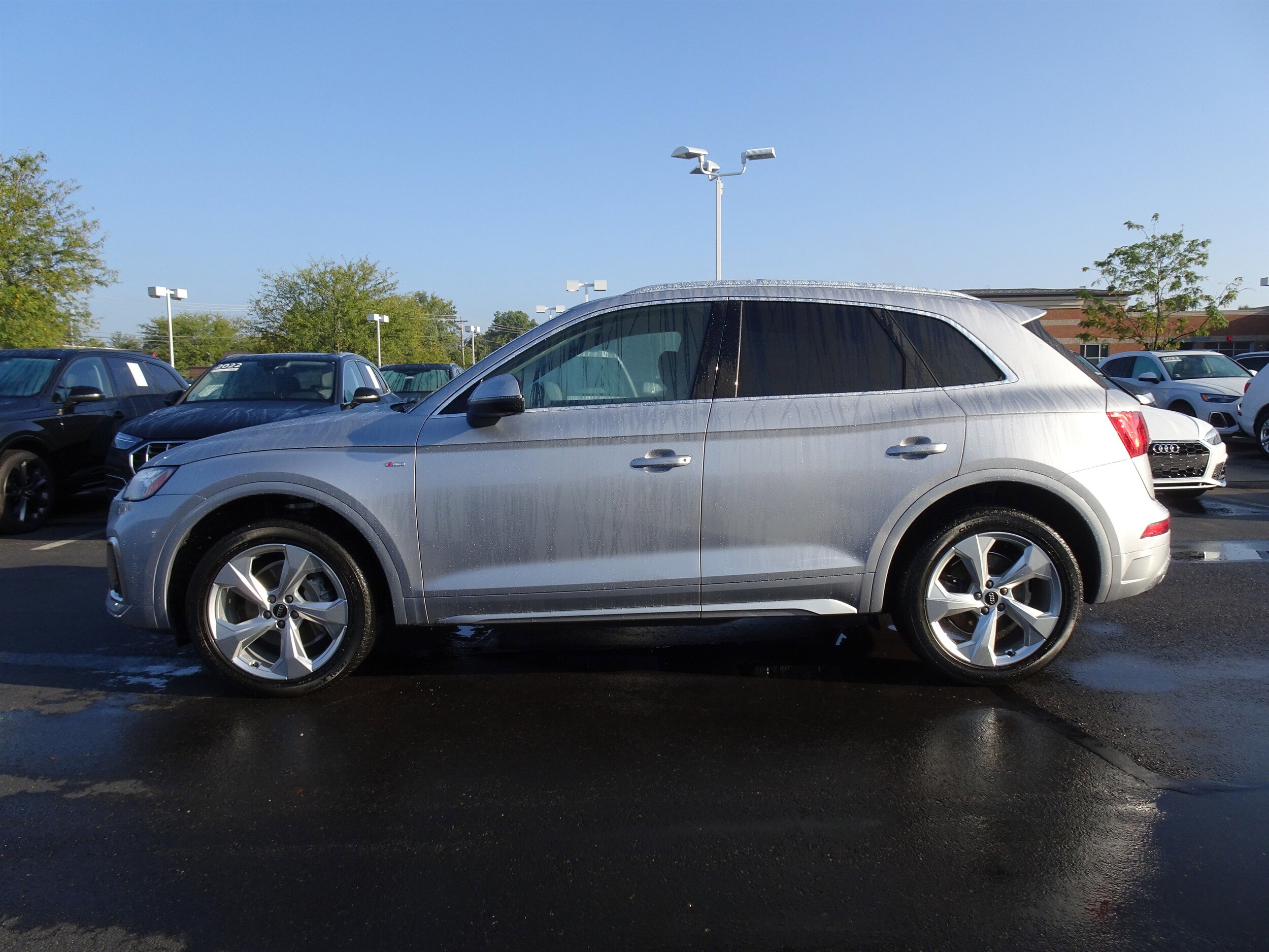 2023 Audi Q5 S line Premium Plus photo 2