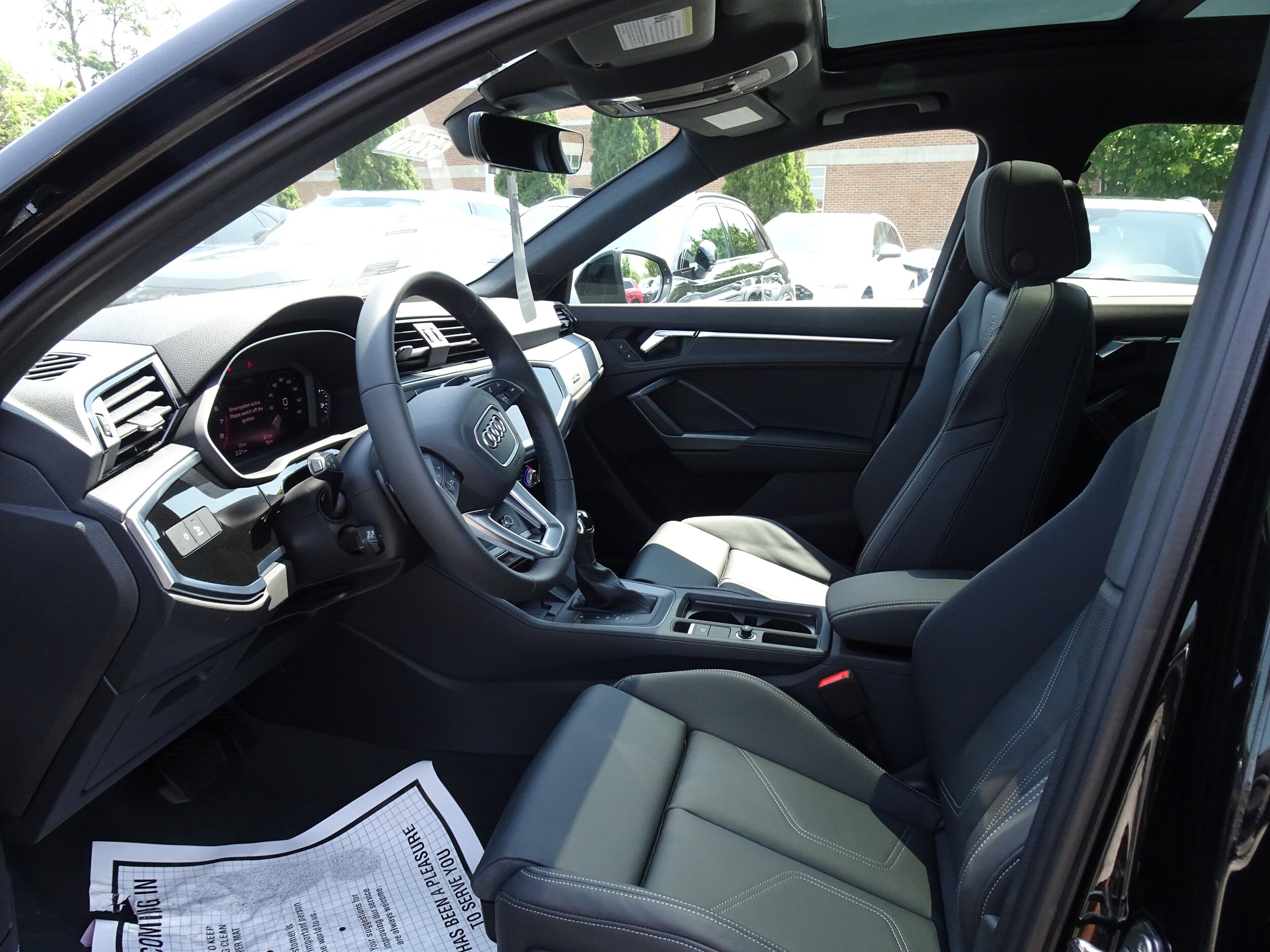 2025 Audi Q3 S line Premium photo 3