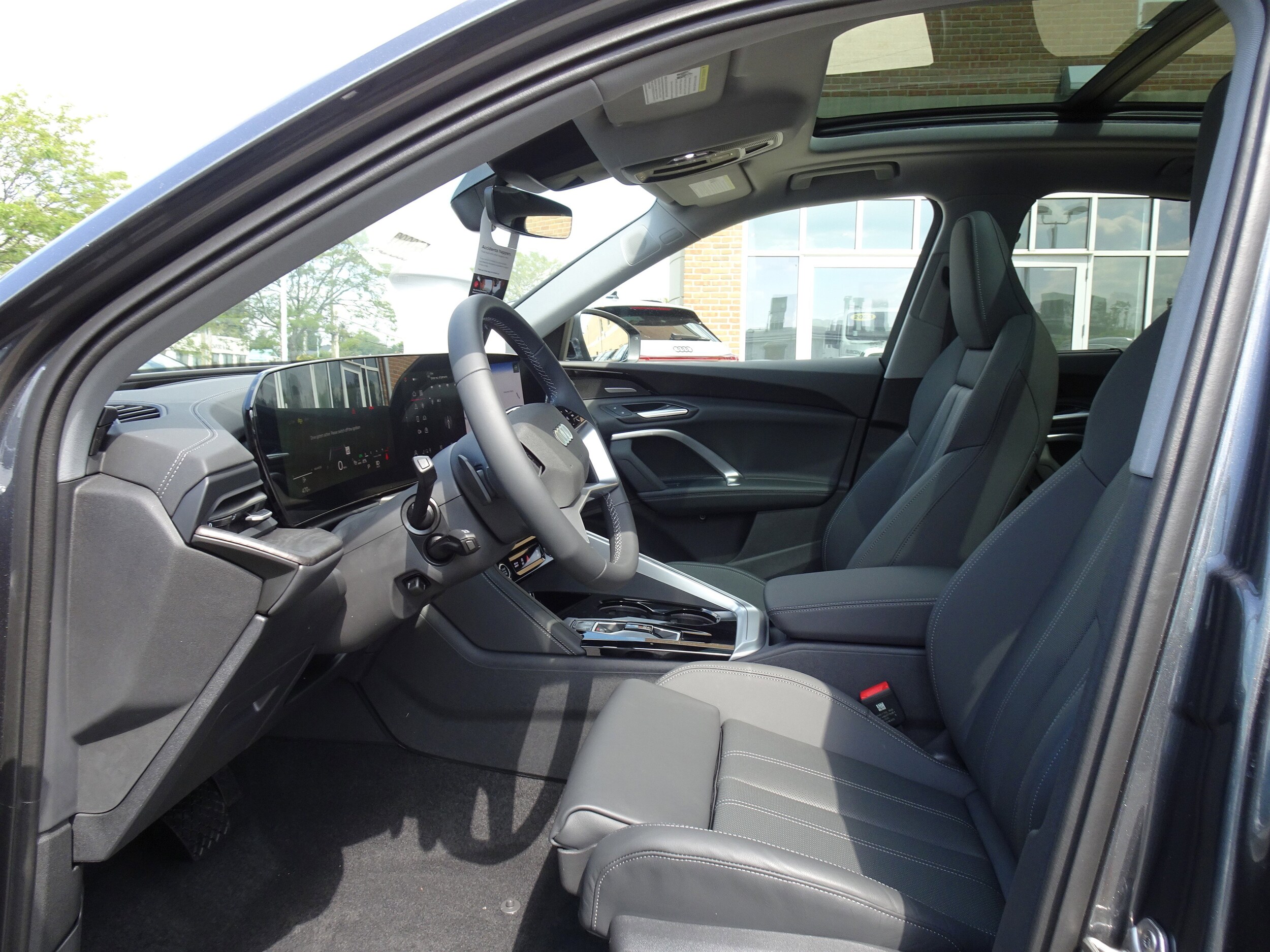 2025 Audi Q5 Sportback 2.0T Premium Plus photo 2