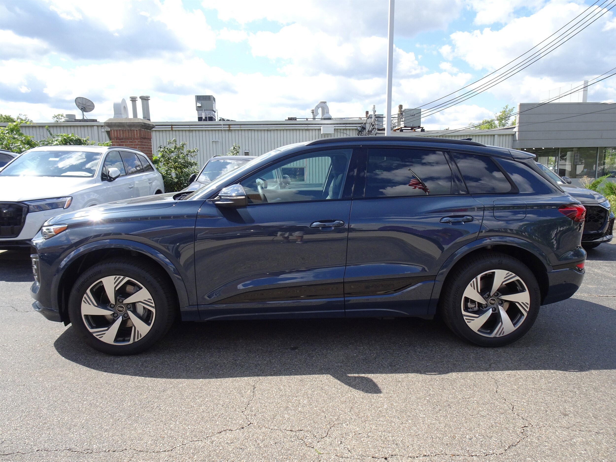 2025 Audi Q6 E-tron Premium Plus photo 2