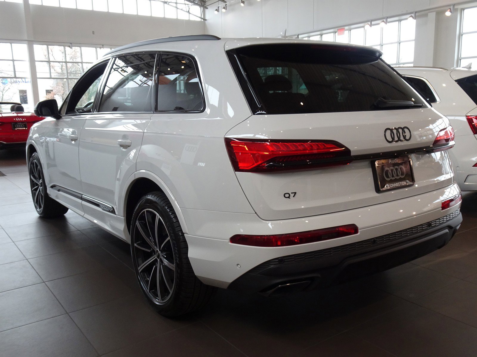 2025 Audi Q7 Premium Plus photo 2