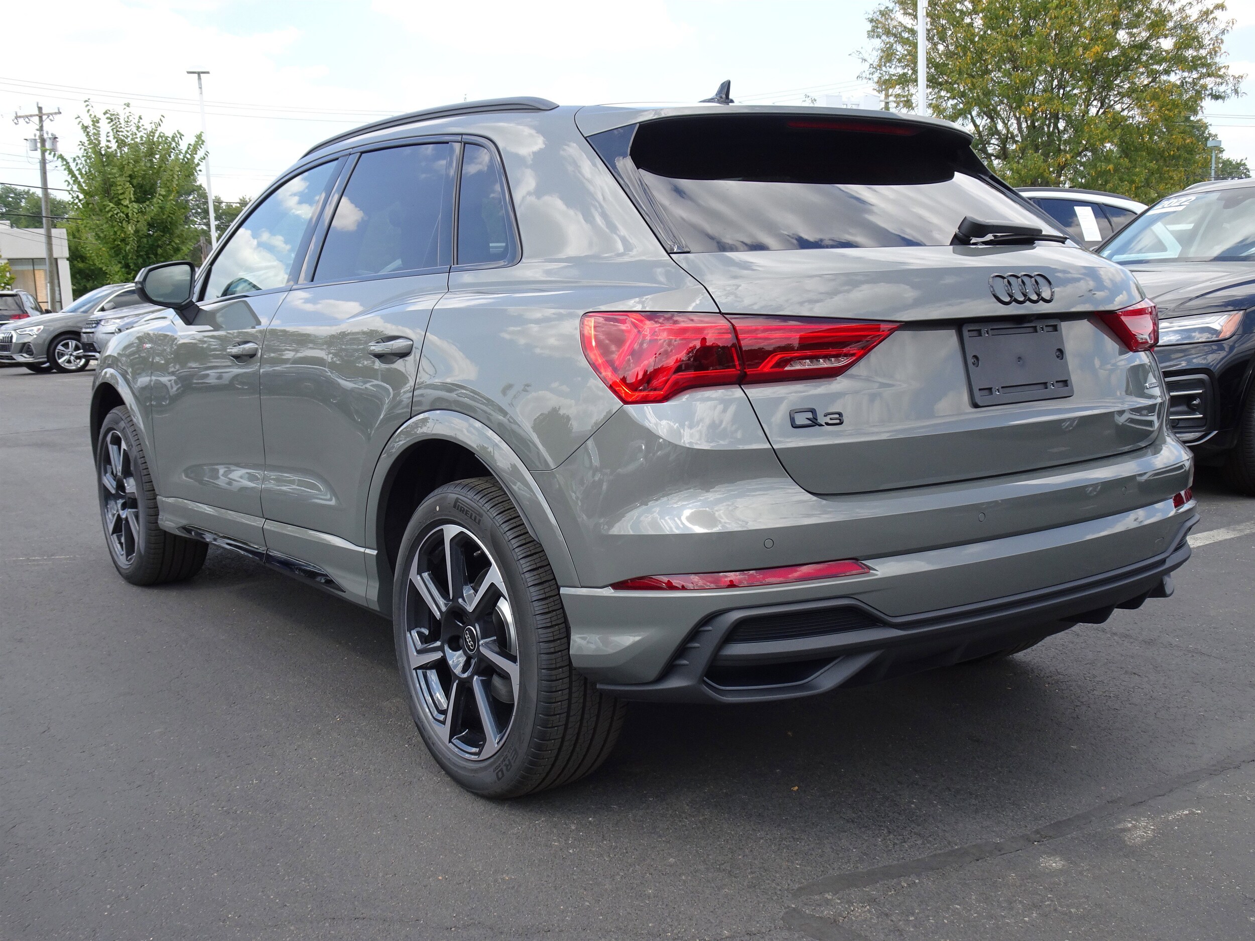 2025 Audi Q3 45 TFSI S line Premium Plus photo 3