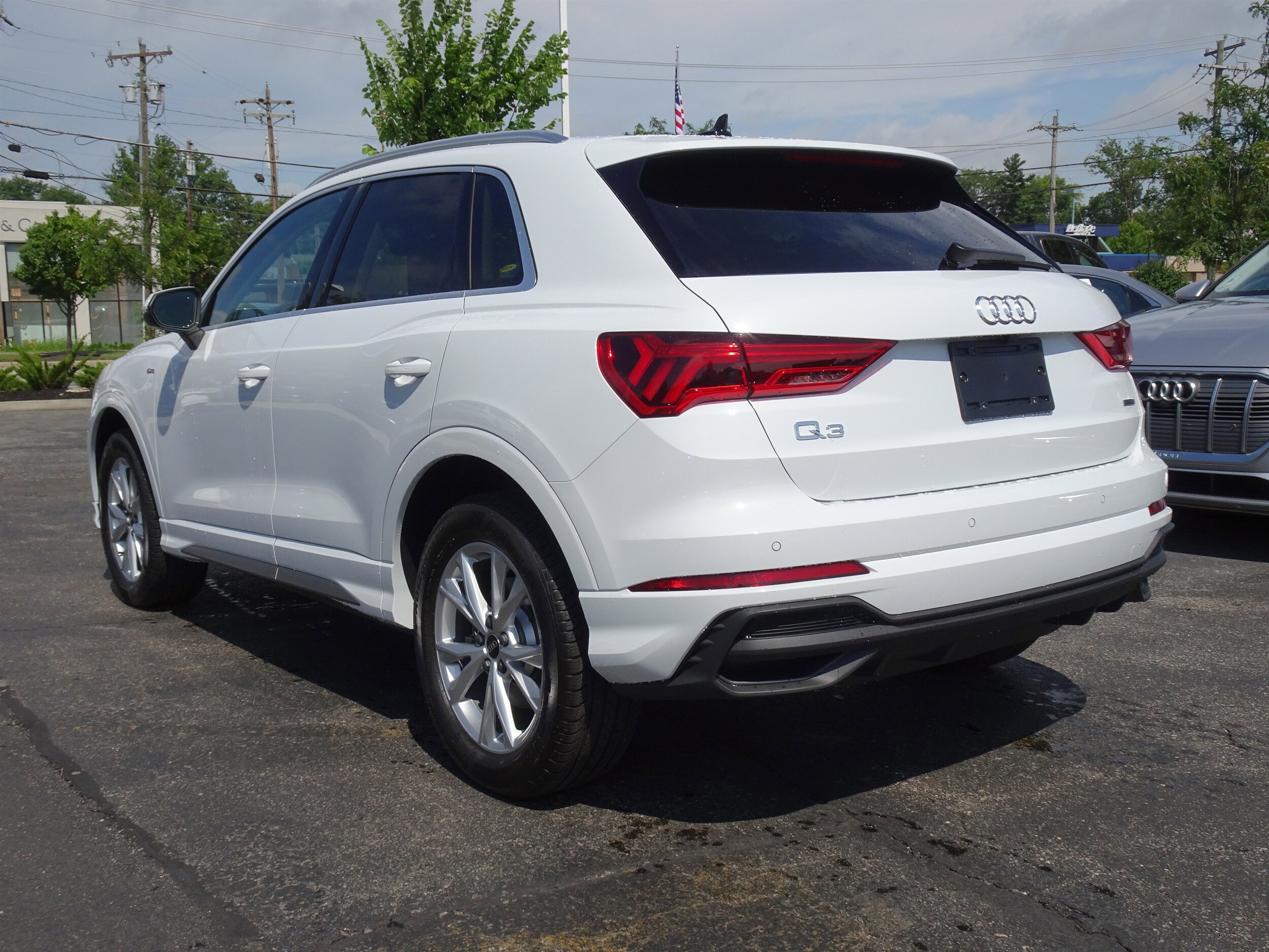 2025 Audi Q3 S line Premium Plus photo 3
