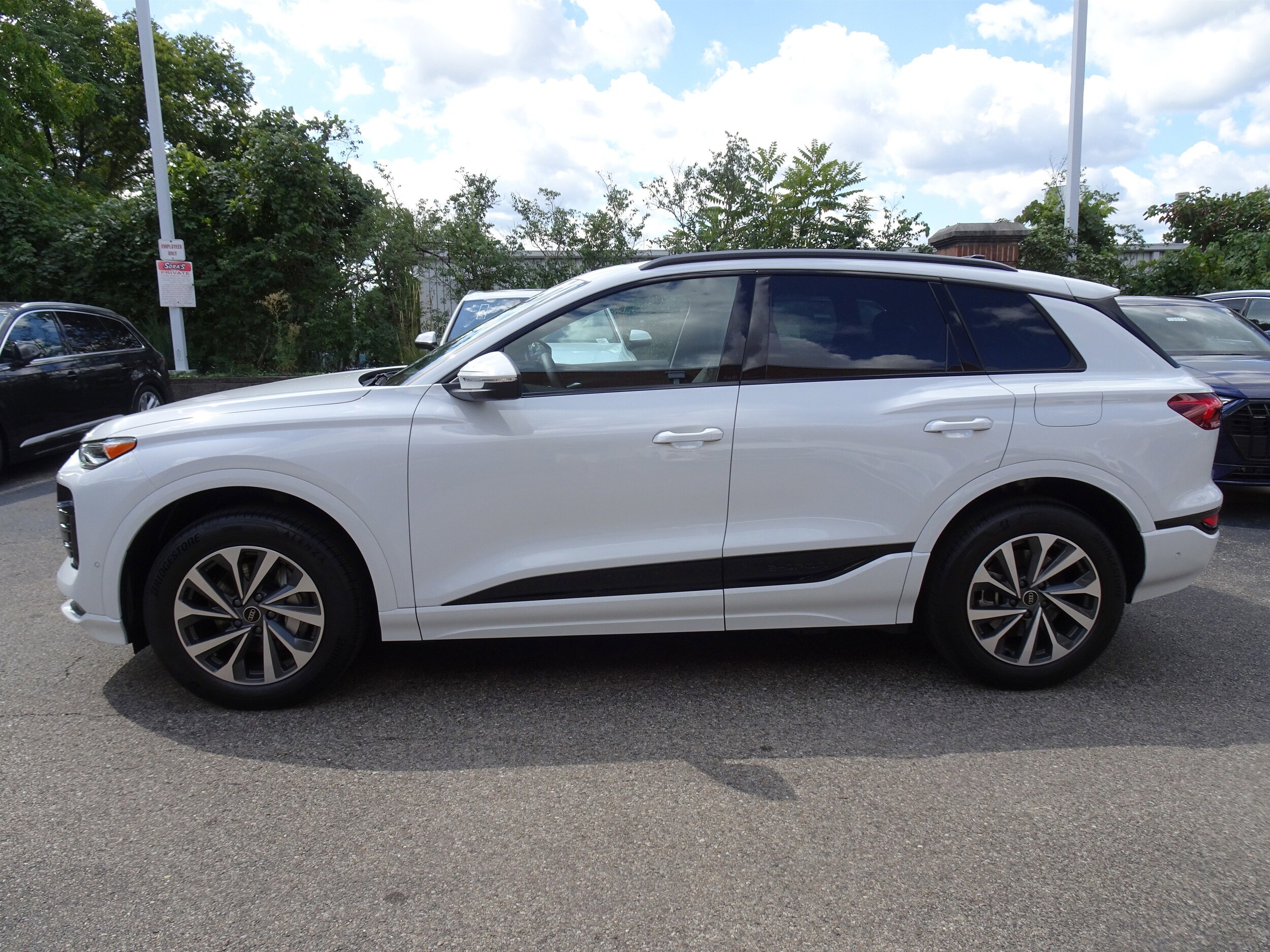 2025 Audi Q6 E-tron Premium photo 2