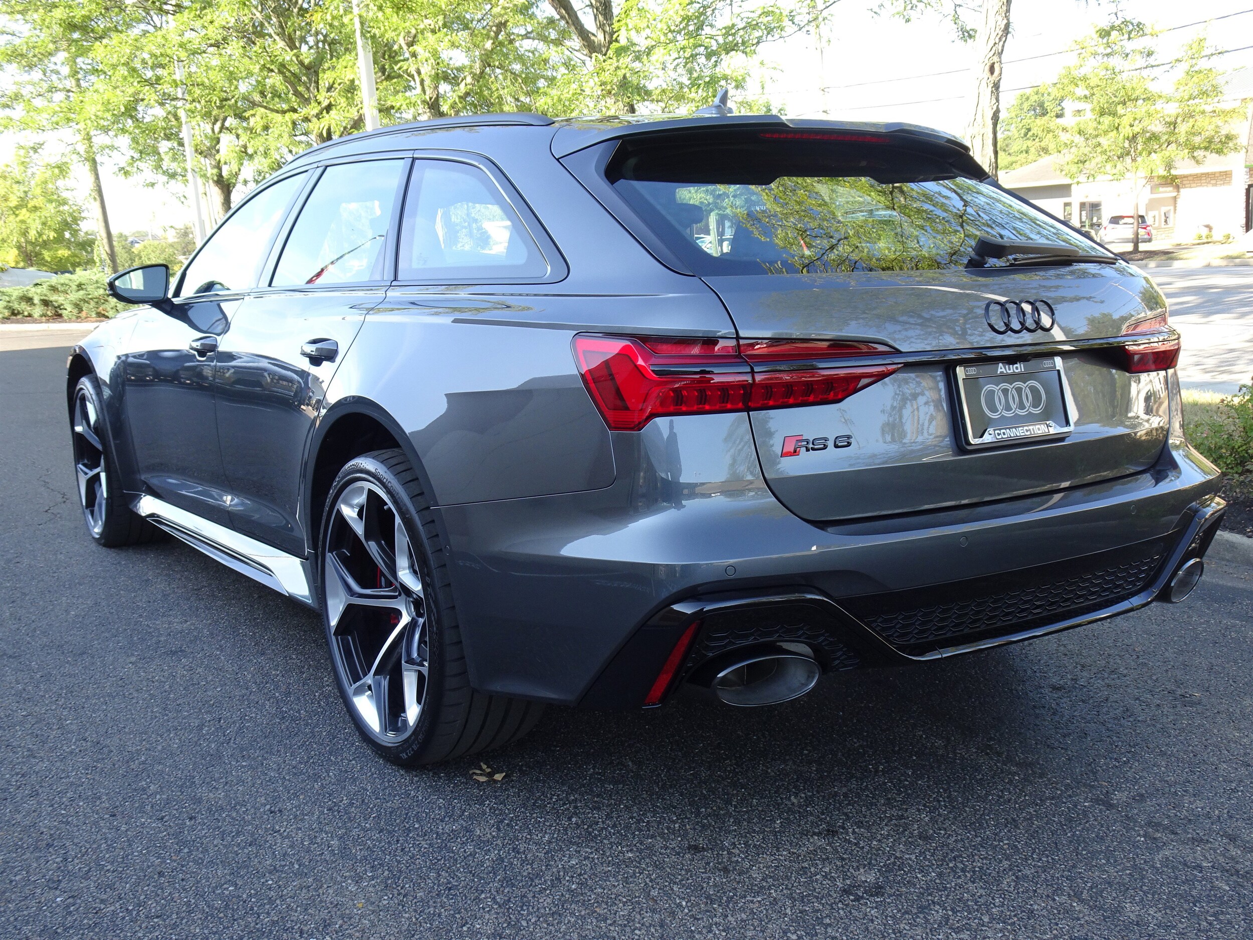 2026 Audi RS 6 Avant Performance Base photo 2