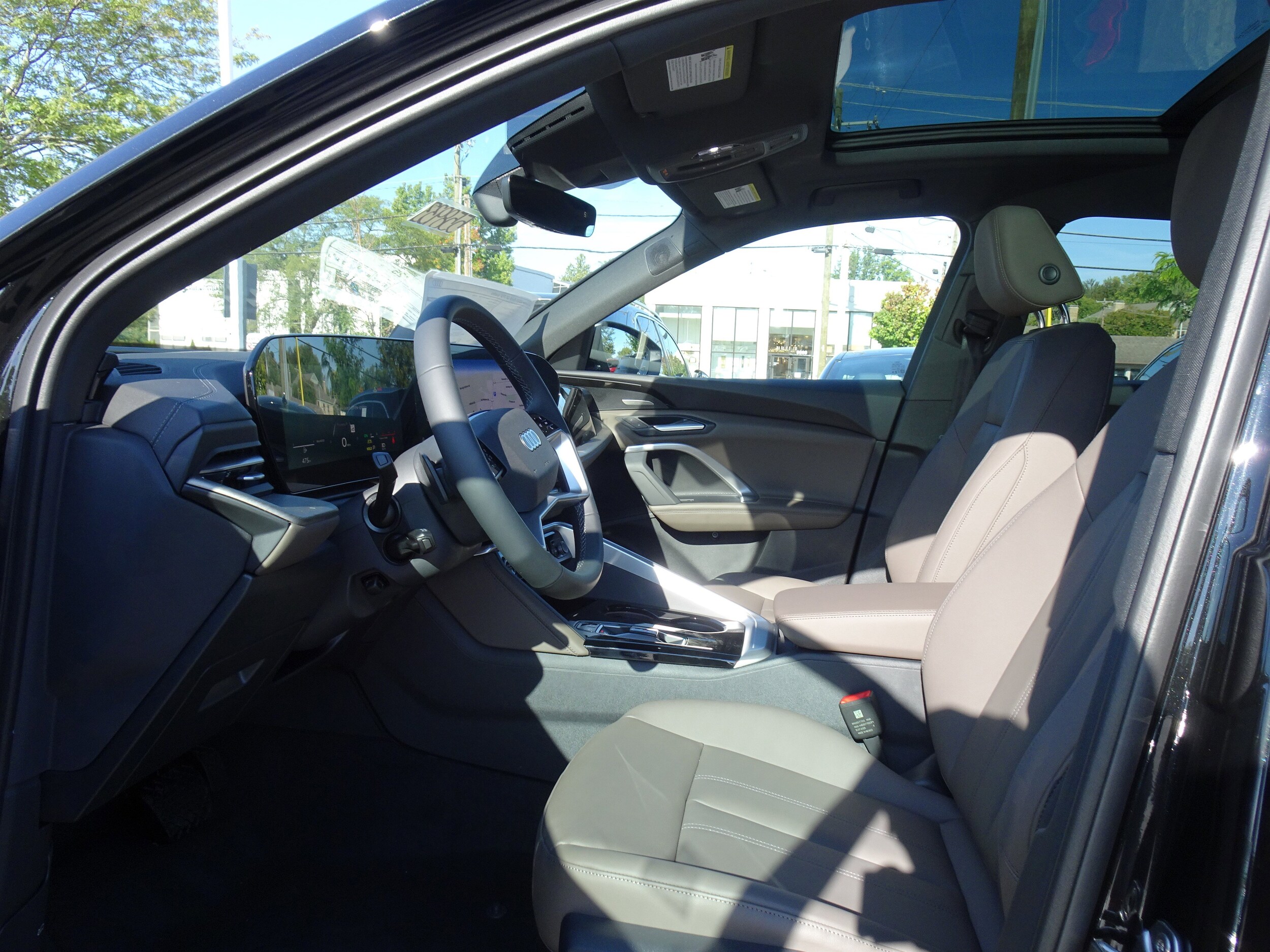 2025 Audi Q5 2.0T Premium Plus photo 2
