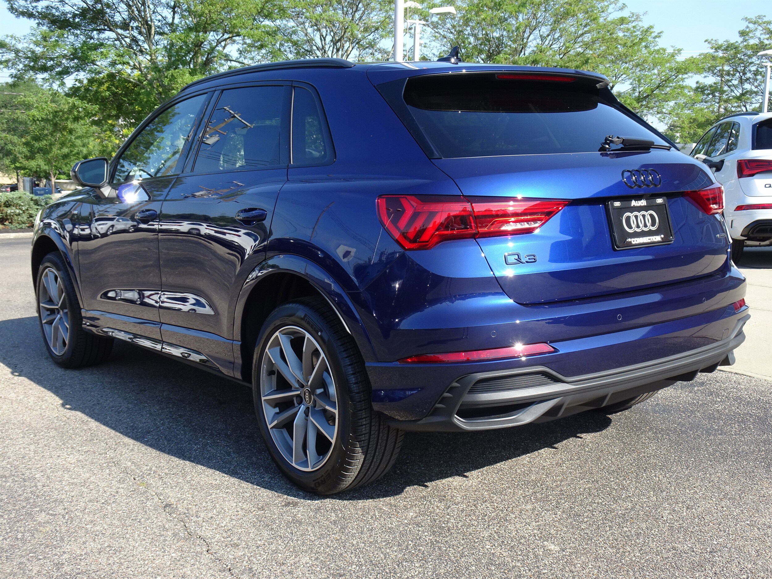 2025 Audi Q3 S line Premium photo 2