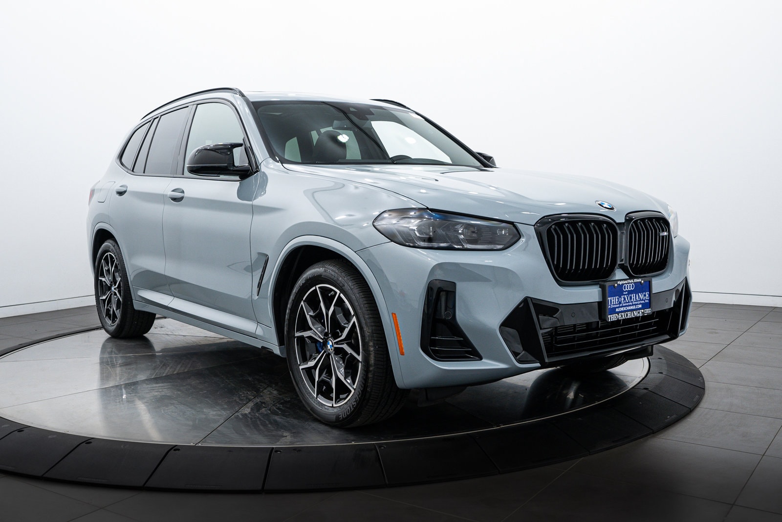 Used 2023 BMW X3 40i with VIN 5UX83DP05P9T37288 for sale in Highland Park, IL