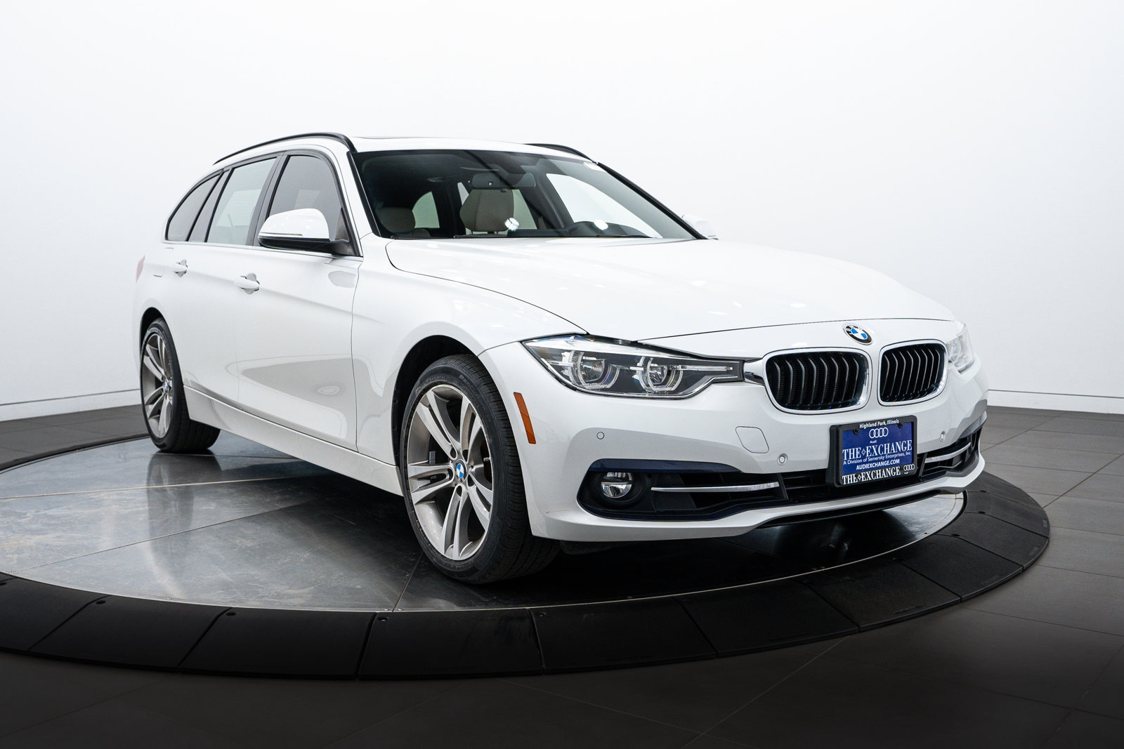 Used 2018 BMW 3 Series 330i with VIN WBA8K3C59JA485902 for sale in Highland Park, IL