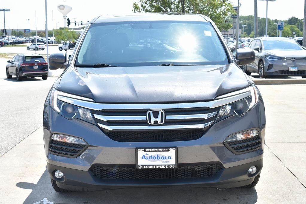 Used 2017 Honda Pilot EX-L with VIN 5FNYF6H58HB085798 for sale in Countryside, IL