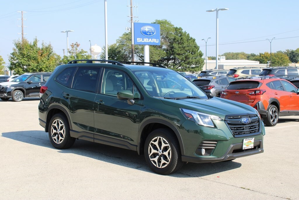 2023 Subaru Forester Premium photo 2
