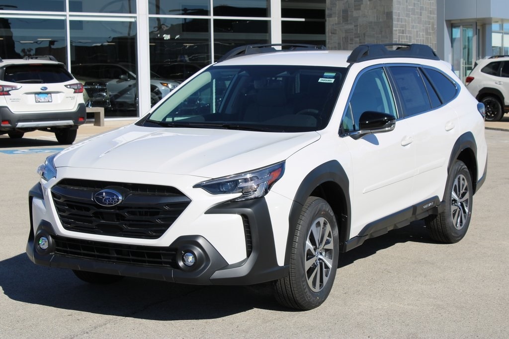 2025 Subaru Outback Premium's photo