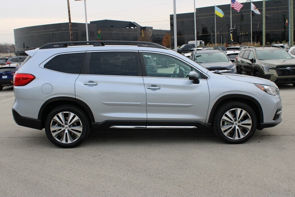 2022 Subaru Ascent Limited photo 4