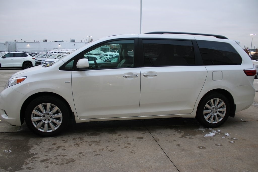 Used 2017 Toyota Sienna XLE 7 Passenger Minivan/Van