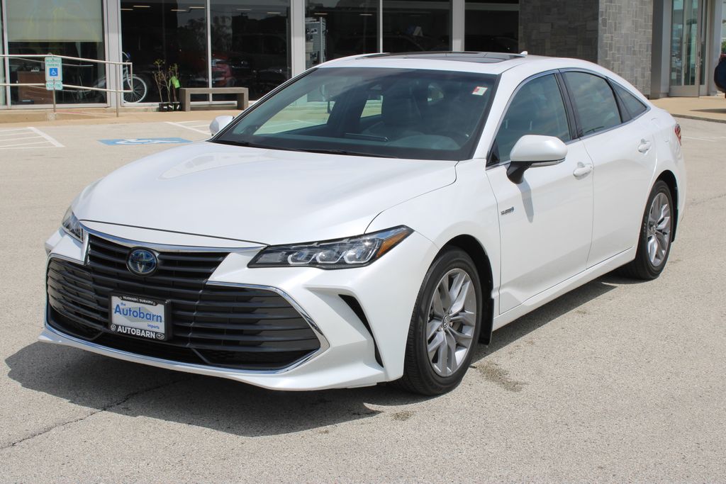 2020 Toyota Avalon XLE Hybrid's photo