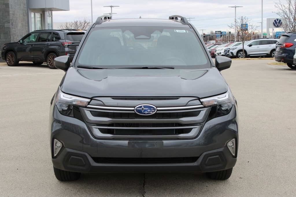 2025 Subaru Forester Premium photo 2