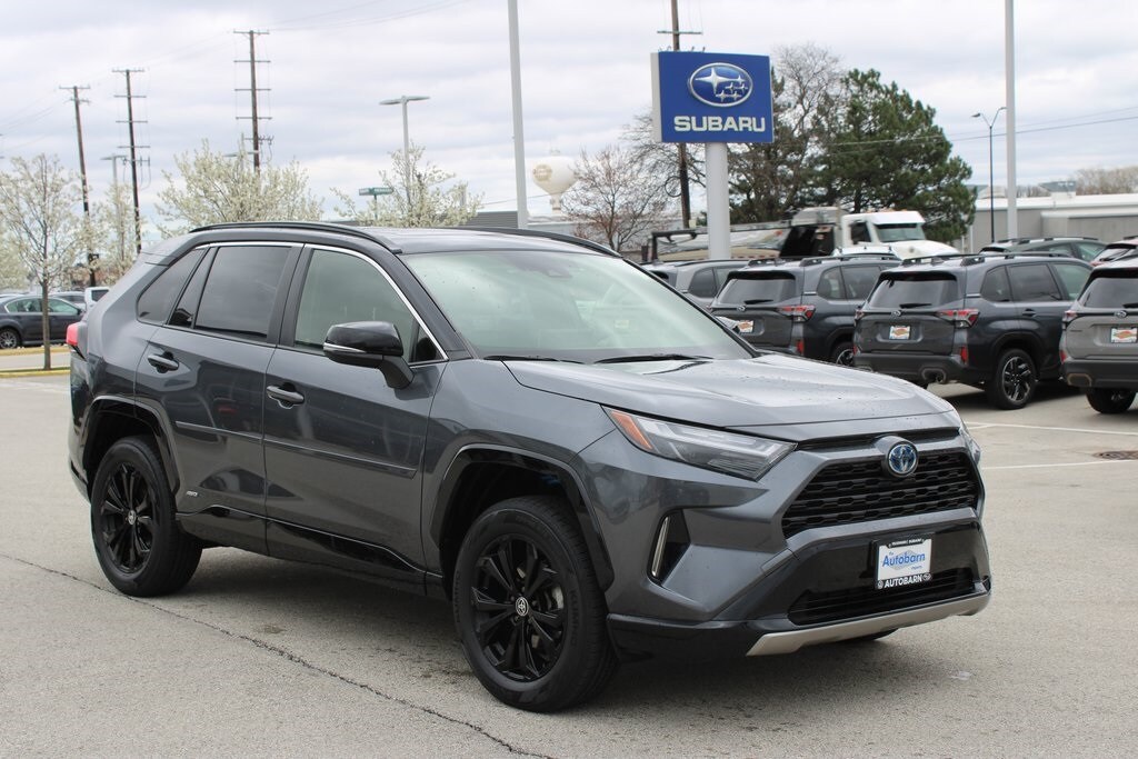2022 Toyota RAV4 Hybrid XSE photo 3