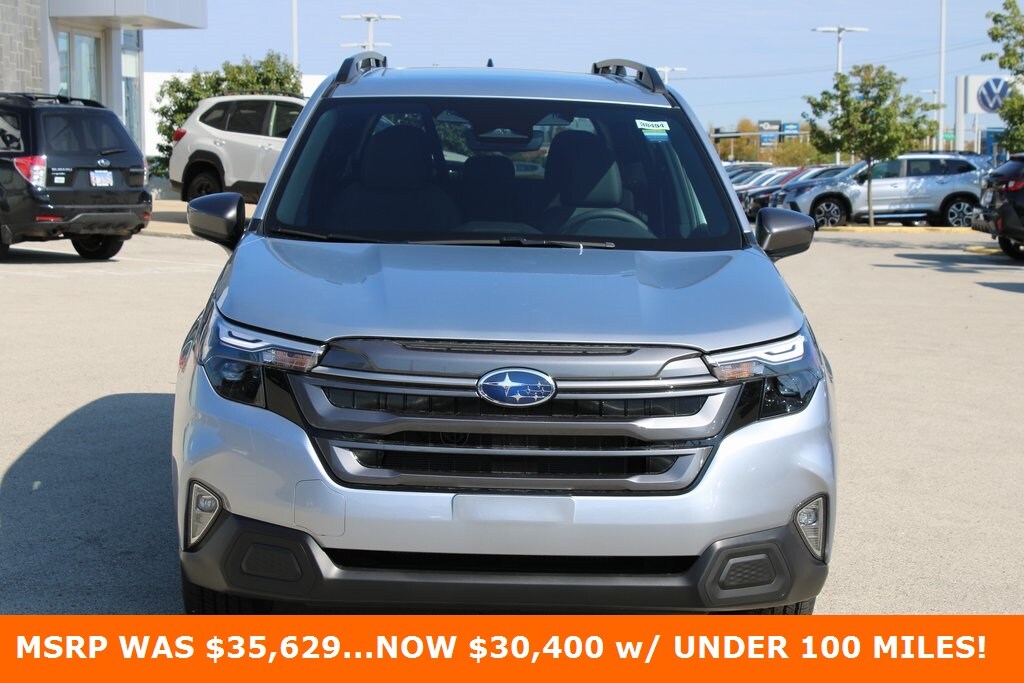 2025 Subaru Forester Premium Base photo 2