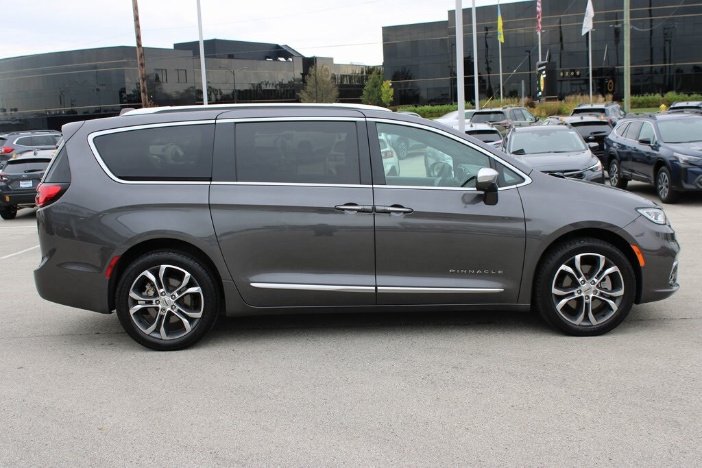 2022 Chrysler Pacifica Pinnacle photo 4