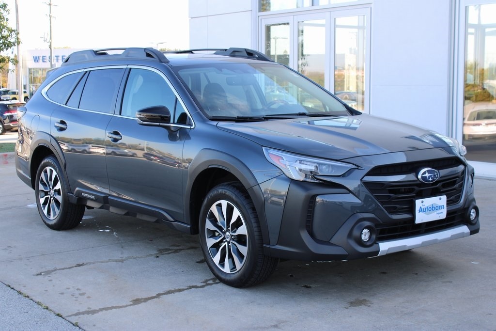 2023 Subaru Outback Limited's photo