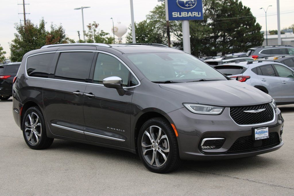 Used 2022 Chrysler Pacifica Pinnacle Minivan/Van