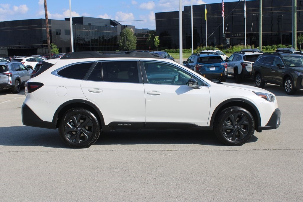 2022 Subaru Outback Onyx Edition XT photo 3