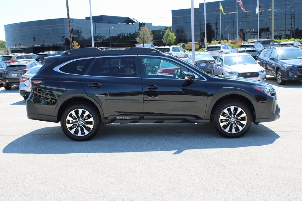 2025 Subaru Outback Limited photo 3