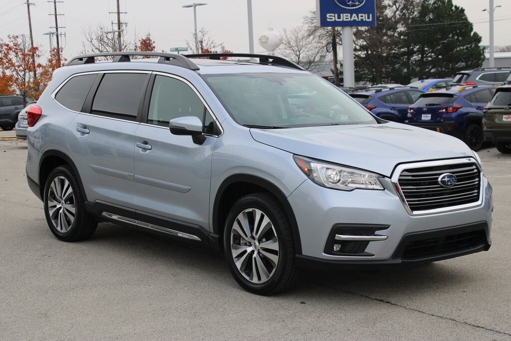 2022 Subaru Ascent Limited photo 3