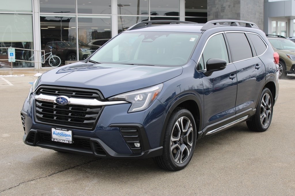 2024 Subaru Ascent Limited's photo