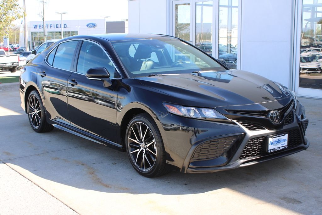 Used 2024 Toyota Camry SE Sedan