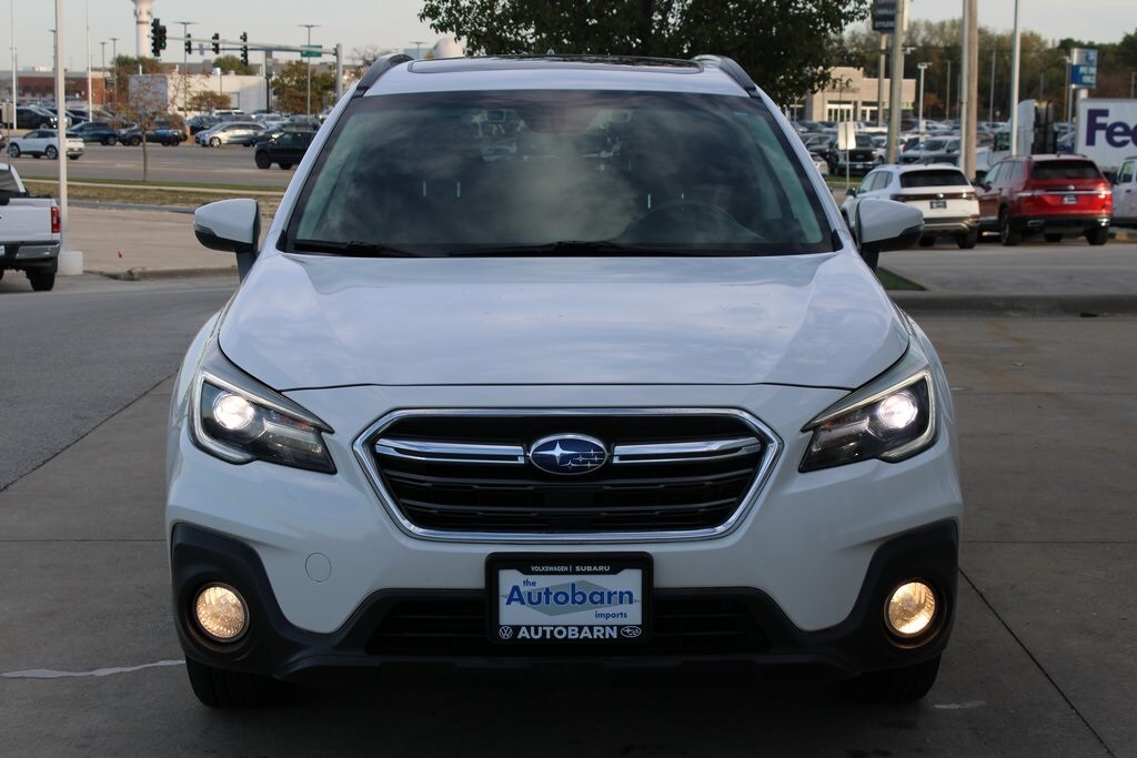 2019 Subaru Outback 2.5i Touring photo 2