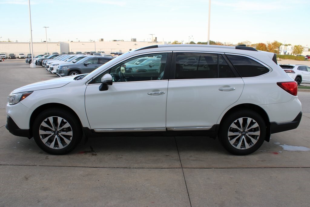 2019 Subaru Outback 2.5i Touring photo 4