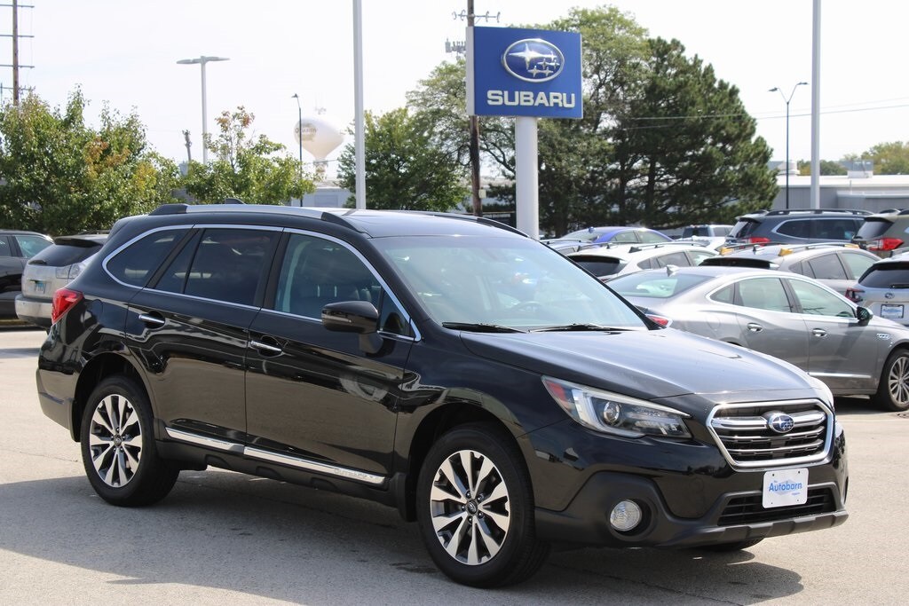 2018 Subaru Outback 3.6R Touring photo 3