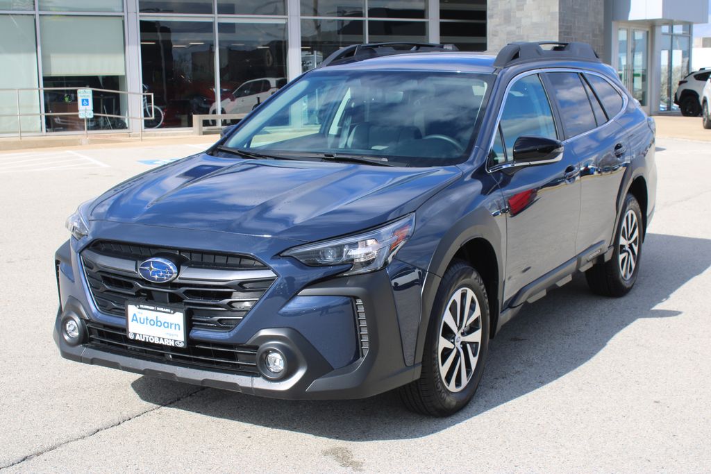 2025 Subaru Outback Premium's photo