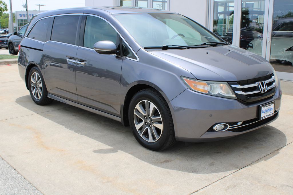 2015 Honda Odyssey Touring Elite's photo