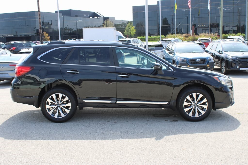 2018 Subaru Outback 3.6R Touring photo 4