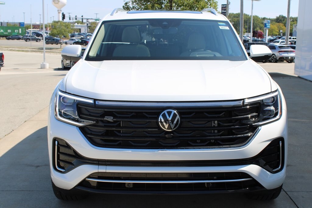 2026 Volkswagen Atlas SEL Premium R-Line photo 2