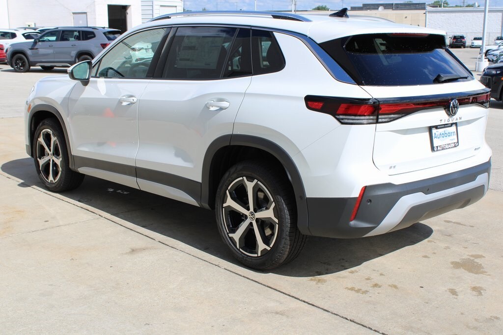 2025 Volkswagen Tiguan SE photo 3