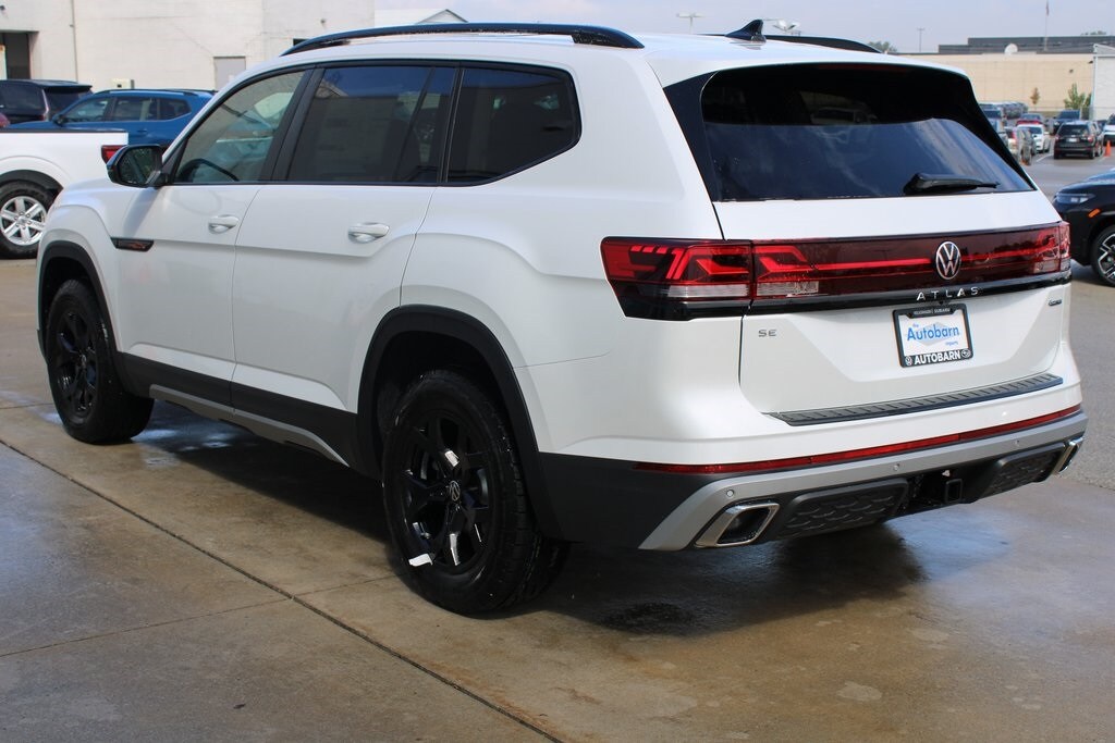 2026 Volkswagen Atlas Peak Edition SE photo 4