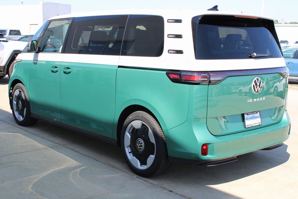 2025 Volkswagen ID. Buzz Pro Plus photo 4