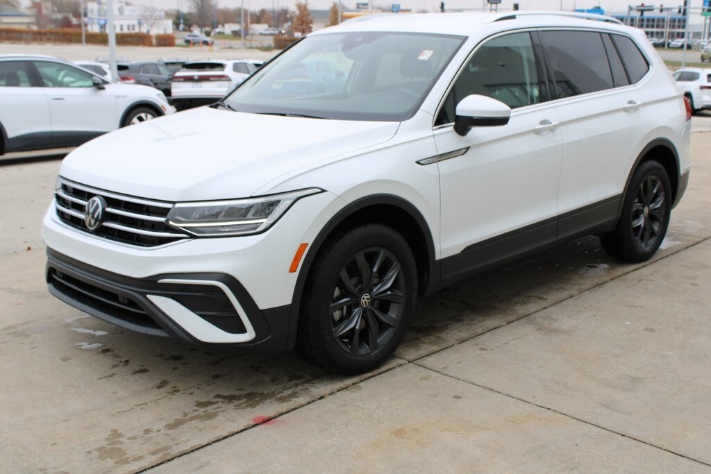 2024 Volkswagen Tiguan SE Wolfsburg Edition photo 3
