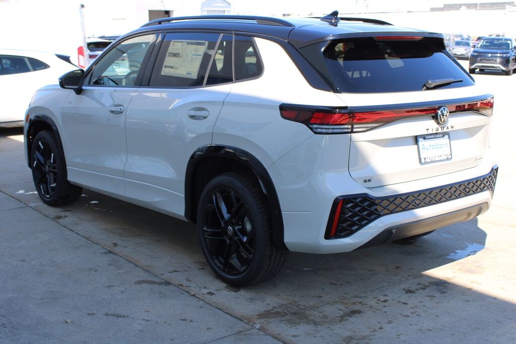 New 2026 Volkswagen Tiguan 2.0T SE R-Line Black SUV