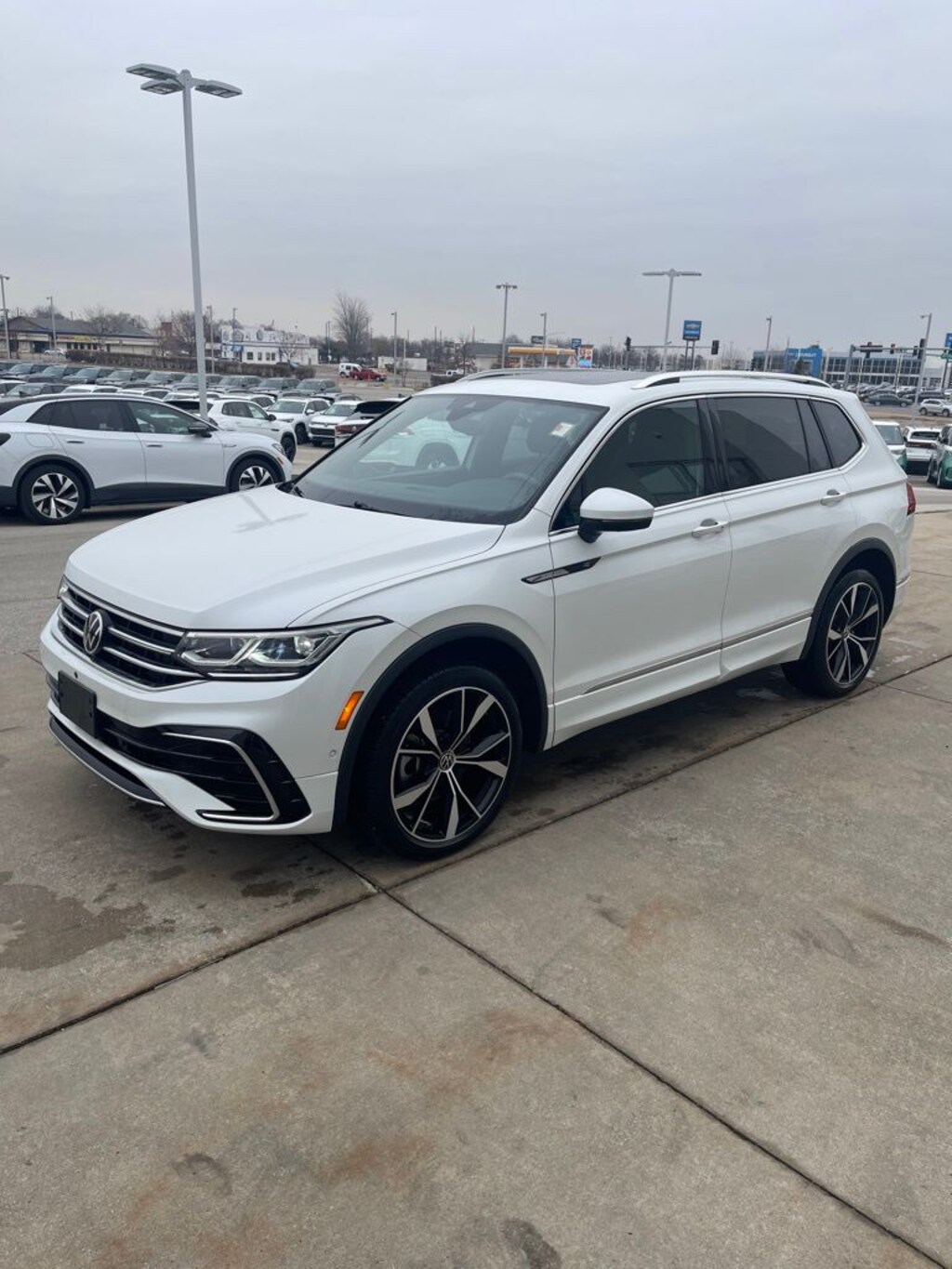 Used 2023 Volkswagen Tiguan 2.0T SEL R-Line SUV