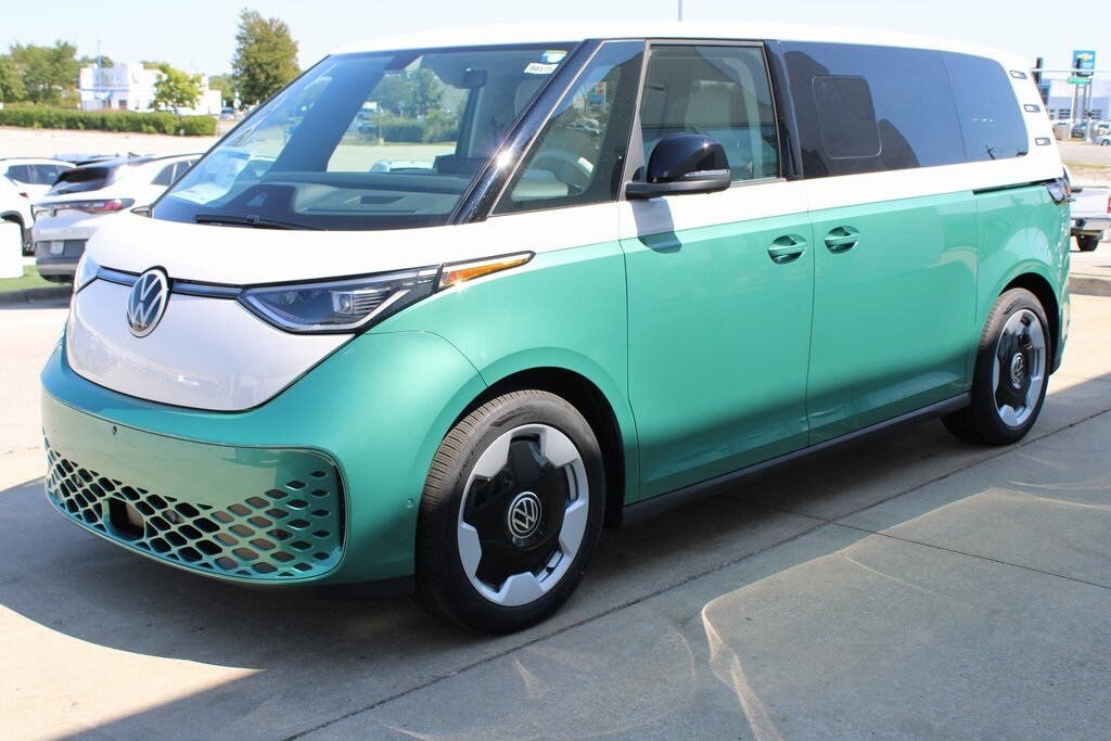 2025 Volkswagen ID. Buzz Pro Plus photo 3