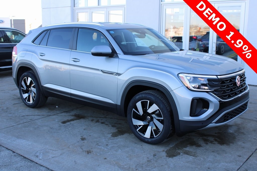 Used 2025 Volkswagen Atlas Cross Sport 2.0T SE w/Technology SUV