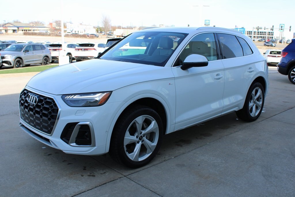 2024 Audi Q5 45 S line Premium photo 3