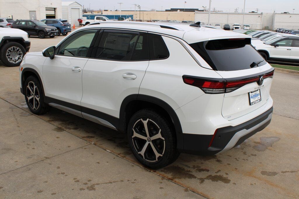 New 2026 Volkswagen Tiguan 2.0T SE SUV