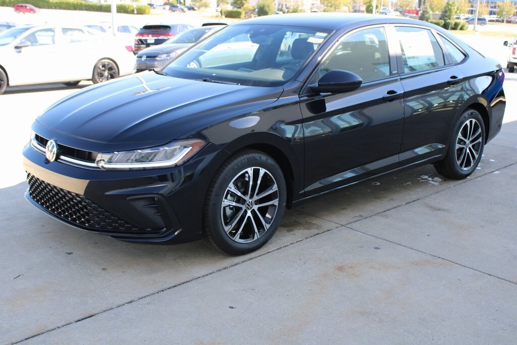 2026 Volkswagen Jetta 1.5T Sport photo 3