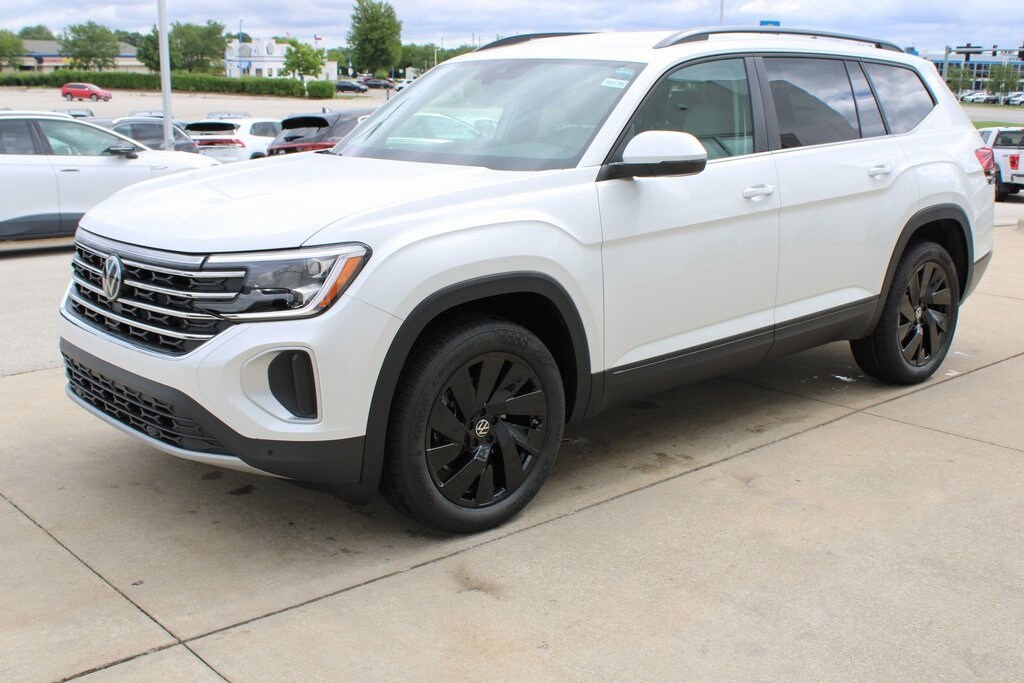 2026 Volkswagen Atlas SE Technology photo 3