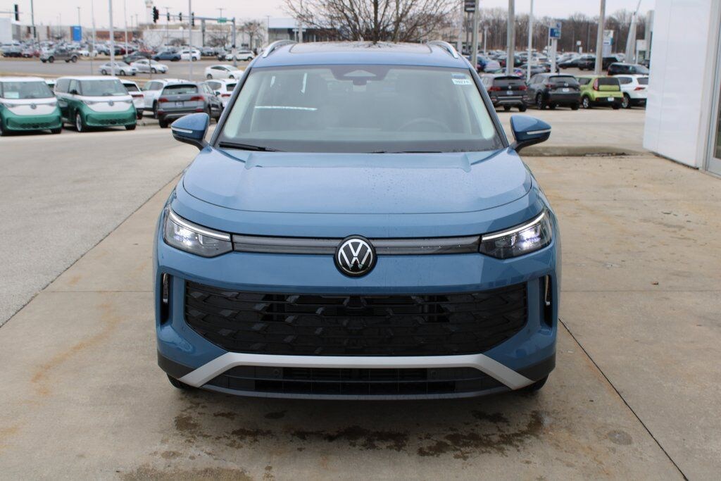 New 2026 Volkswagen Tiguan 2.0T SE SUV